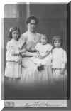Hedwig with kids about 1907 (166 k-bytes)